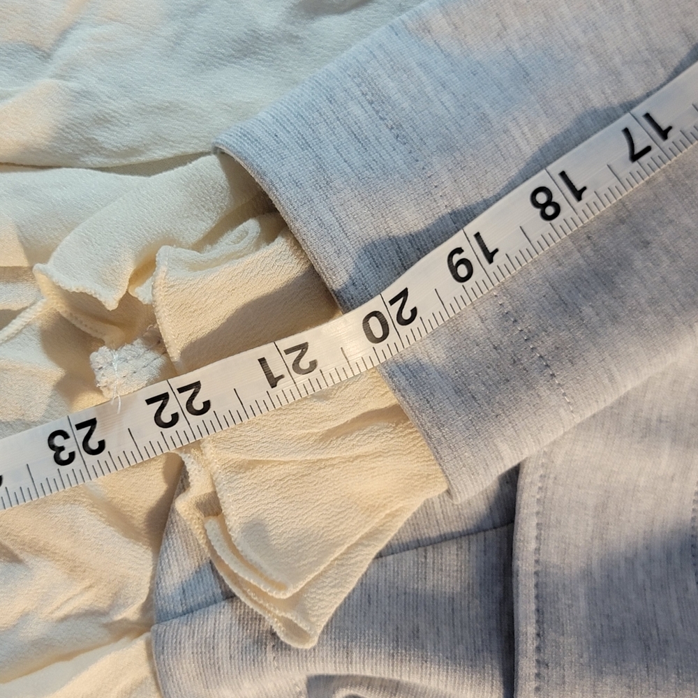 Living Doll Los Angeles Vedor Heather Gray Open Ruffled Cardigan Top Size S NWT - Picture 13 of 13